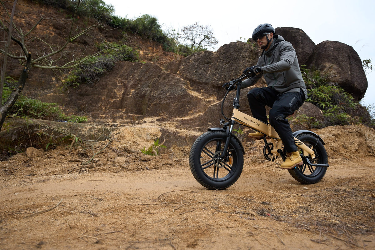 Bicicleta Eléctrica ADO A20F TXE en uso