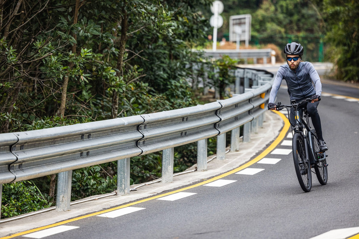 Bicicleta Eléctrica ADO Dece 300C en uso