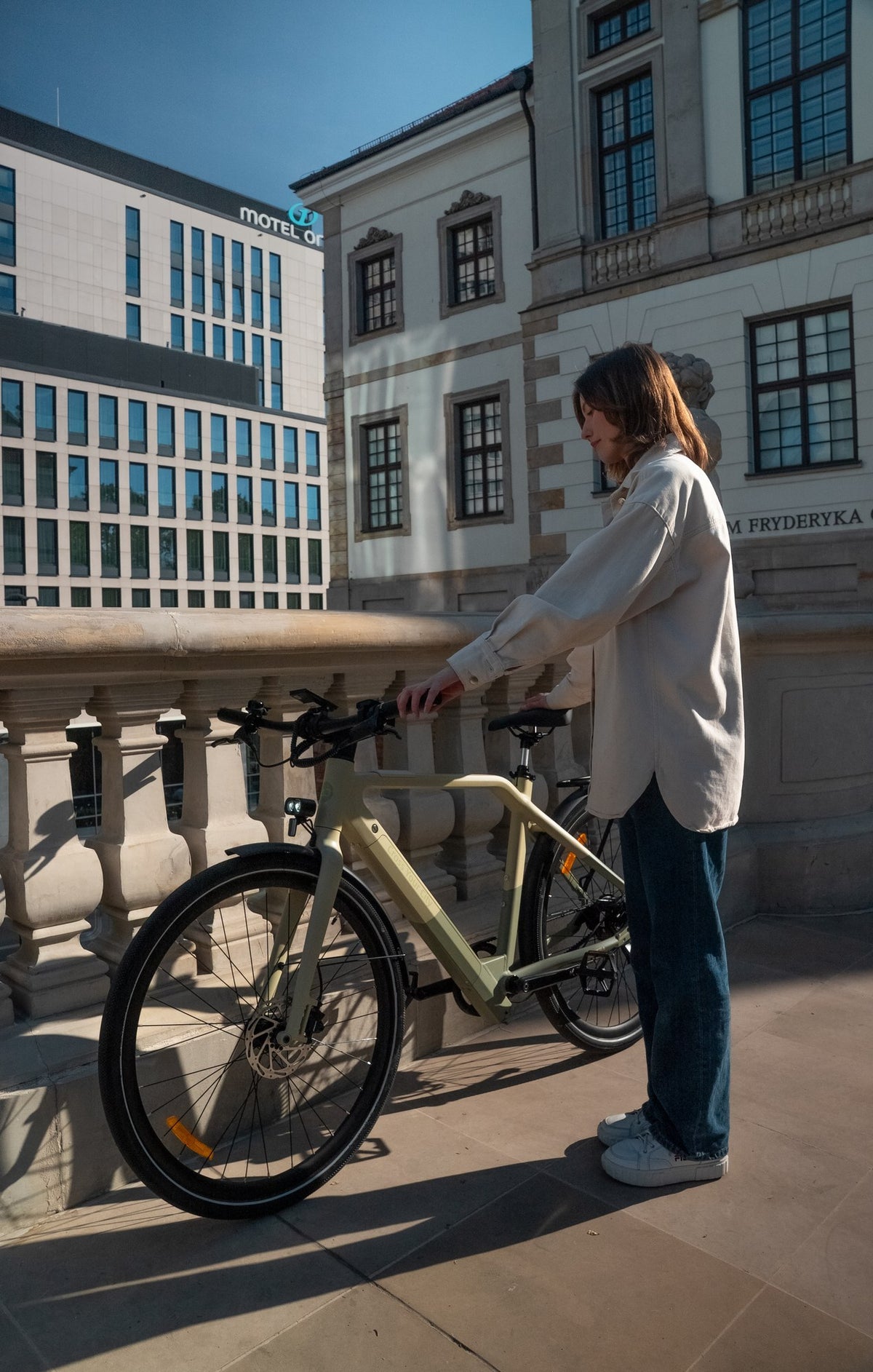 Bicicleta Eléctrica ADO Air 30 en uso