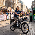 Personal de seguridad de un evento urbano patrullando sobre una Bicicleta Eléctrica ADO O260T - E-Mobility Chile, Las Condes