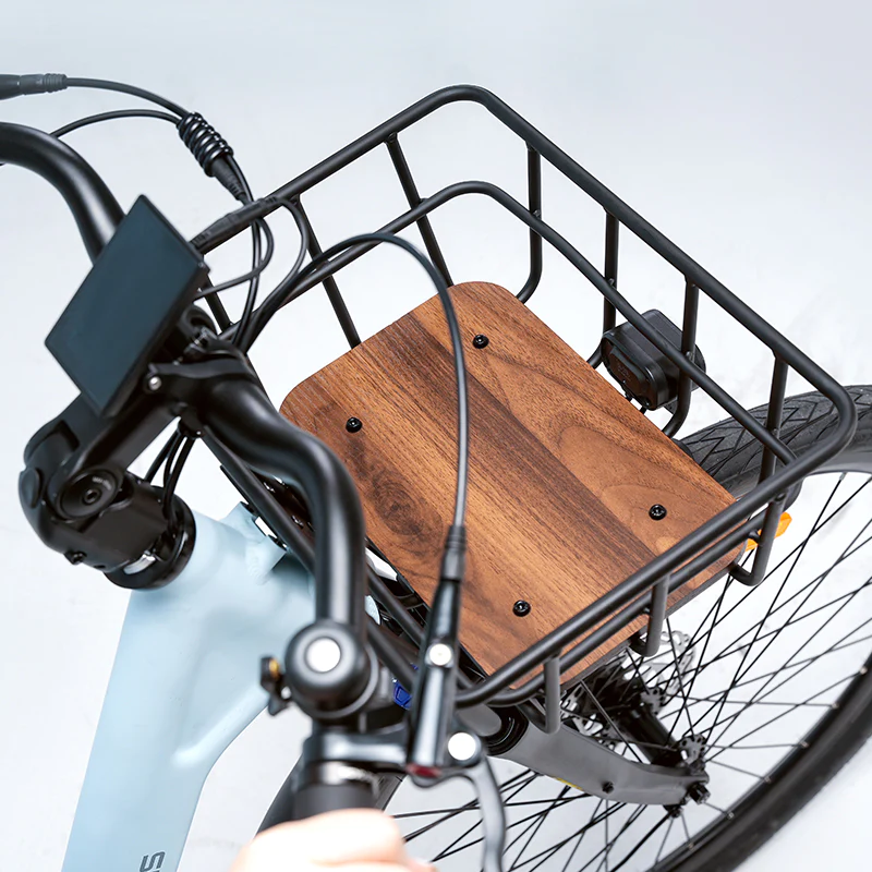 Canasta delantera ADO para bicicleta eléctrica A28 Air, vista frontal - E-Mobility Chile, Las Condes