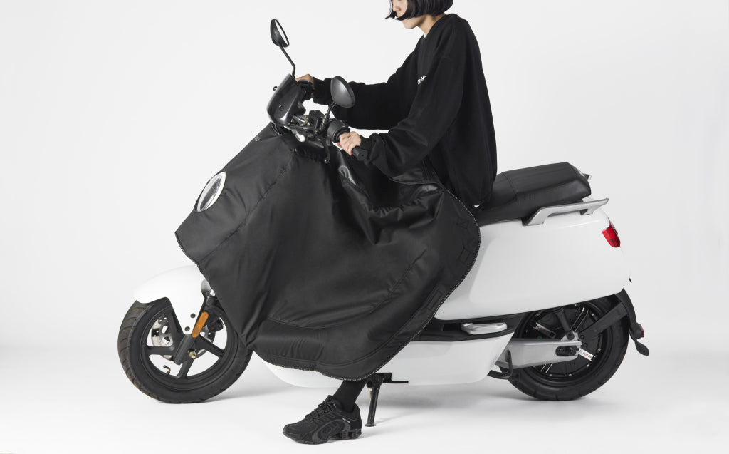 Cubrepiernas de Invierno para Moto Eléctrica NIU Serie NQi - E-Mobility Chile, Las Condes