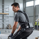 Operario levantando una pieza pesada en bodega con un Exoesqueleto Lumbar VIGX Q20 - E-Mobility Chile, Las Condes