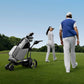 Dos golfistas caminan por el fairway junto al carro de golf eléctrico NAVEE Birdie 3 - E-Mobility Chile