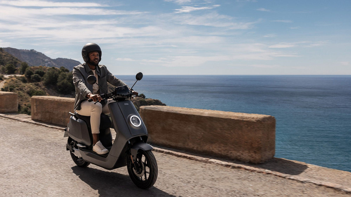 Moto Eléctrica NIU Gova 03 en uso - E-Mobility Chile, Las Condes