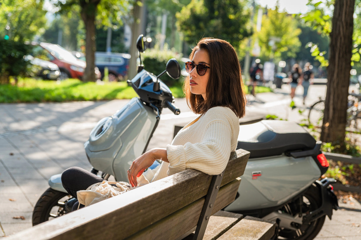 Moto Eléctrica NIU MQi GT en uso - E-Mobility Chile, Las Condes