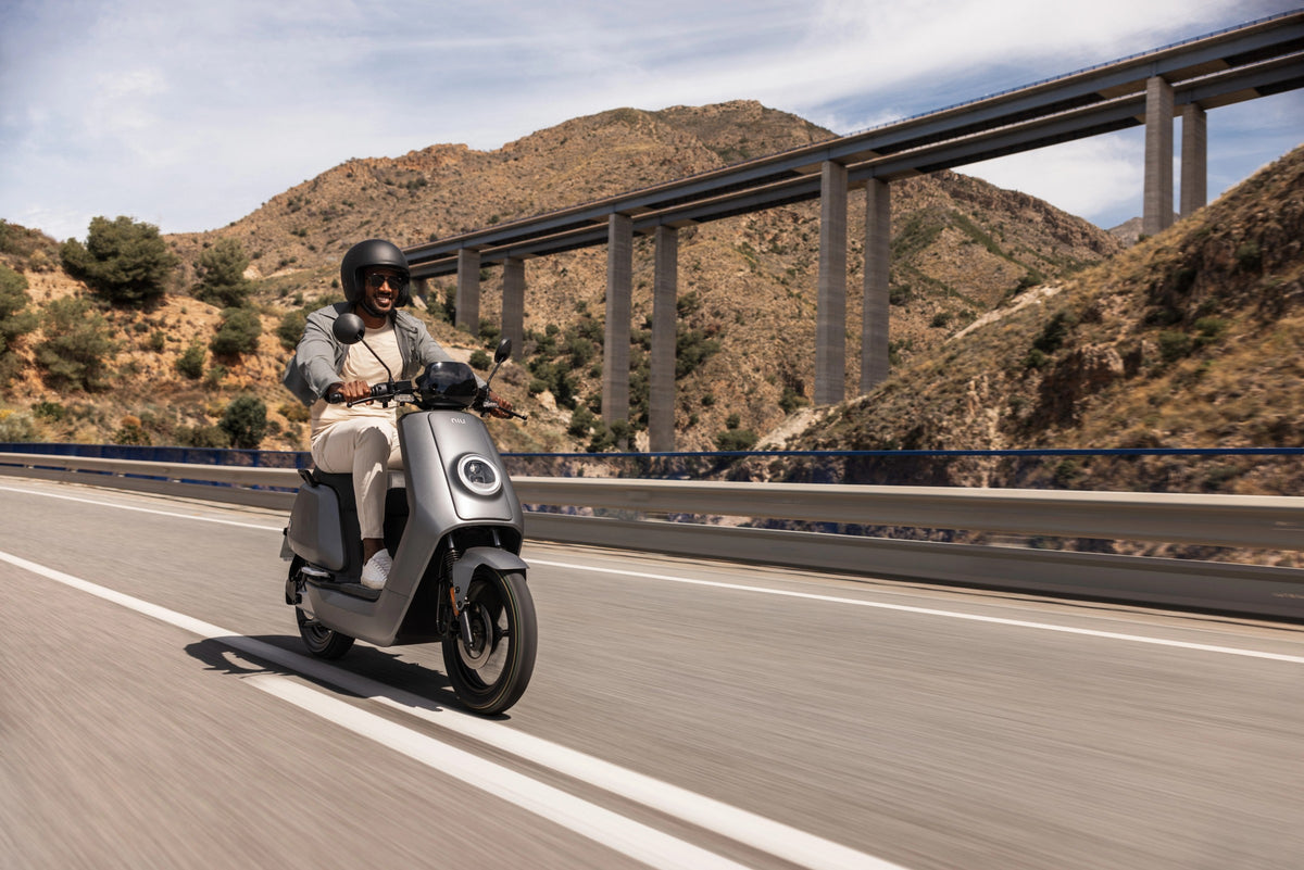 Moto Eléctrica NIU NQi GTS Sport en uso - E-Mobility Chile, Las Condes