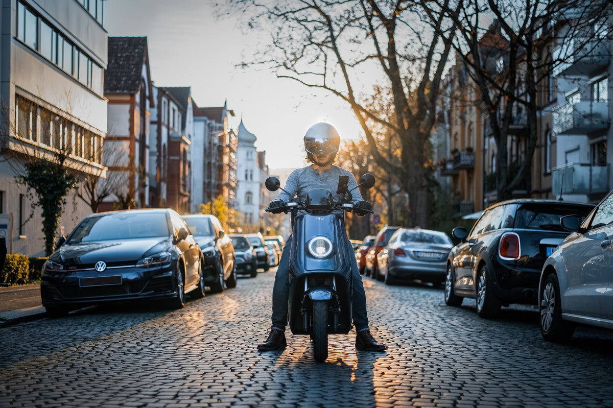 Moto Eléctrica NIU NQi Sport en uso - E-Mobility Chile, Las Condes