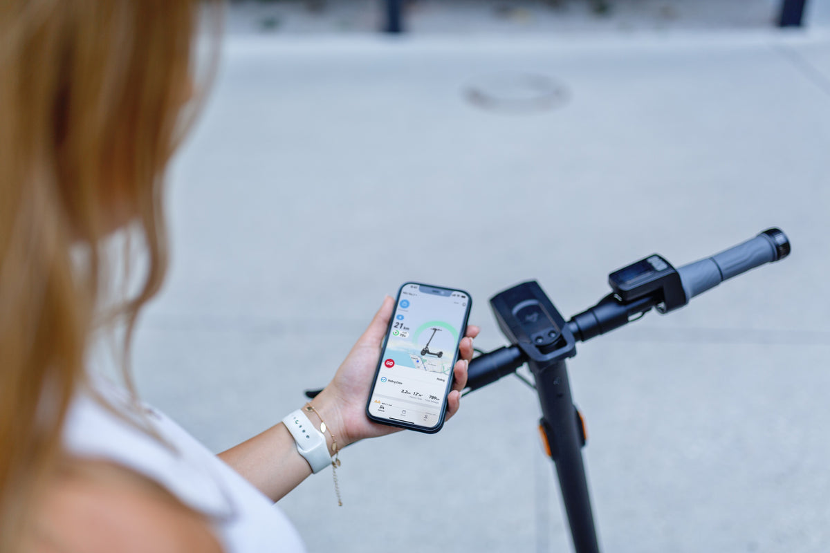 Scooter Eléctrico NIU KQi100F, en uso - E-Mobility Chile, Las Condes