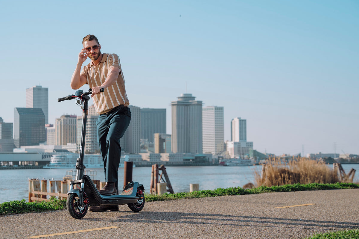 Scooter Eléctrico NIU KQi300X, en uso - E-Mobility Chile, Las Condes