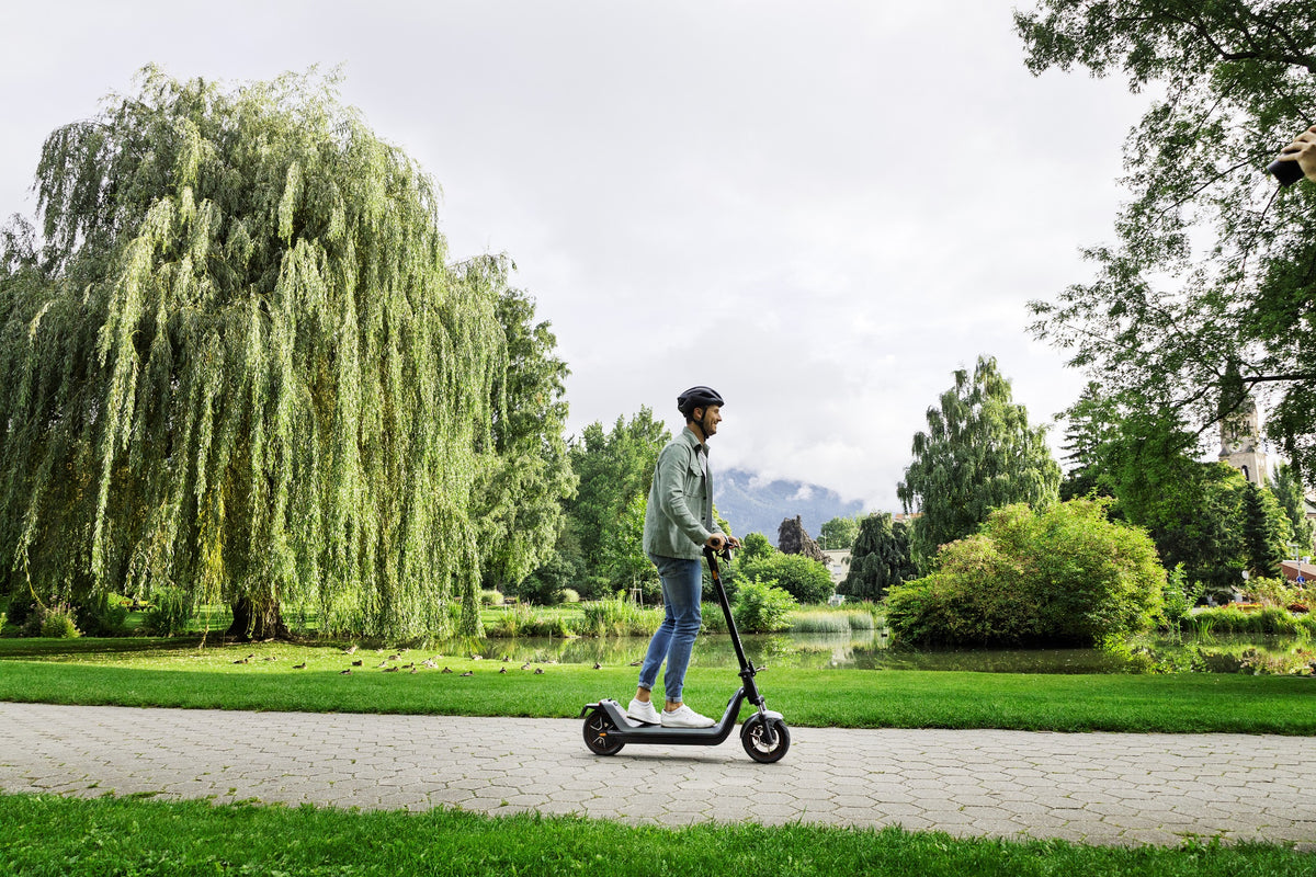 Scooter Eléctrico NIU KQi300X, en uso - E-Mobility Chile, Las Condes