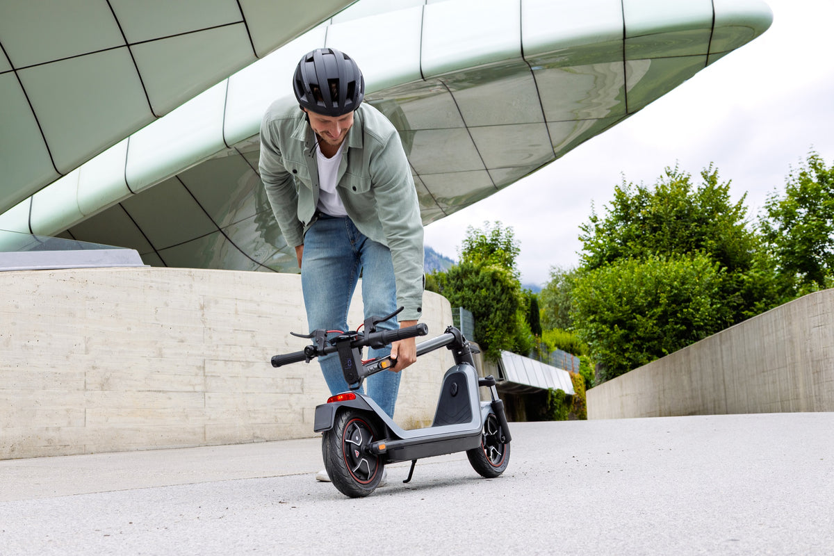 Scooter Eléctrico NIU KQi300X, en uso - E-Mobility Chile, Las Condes